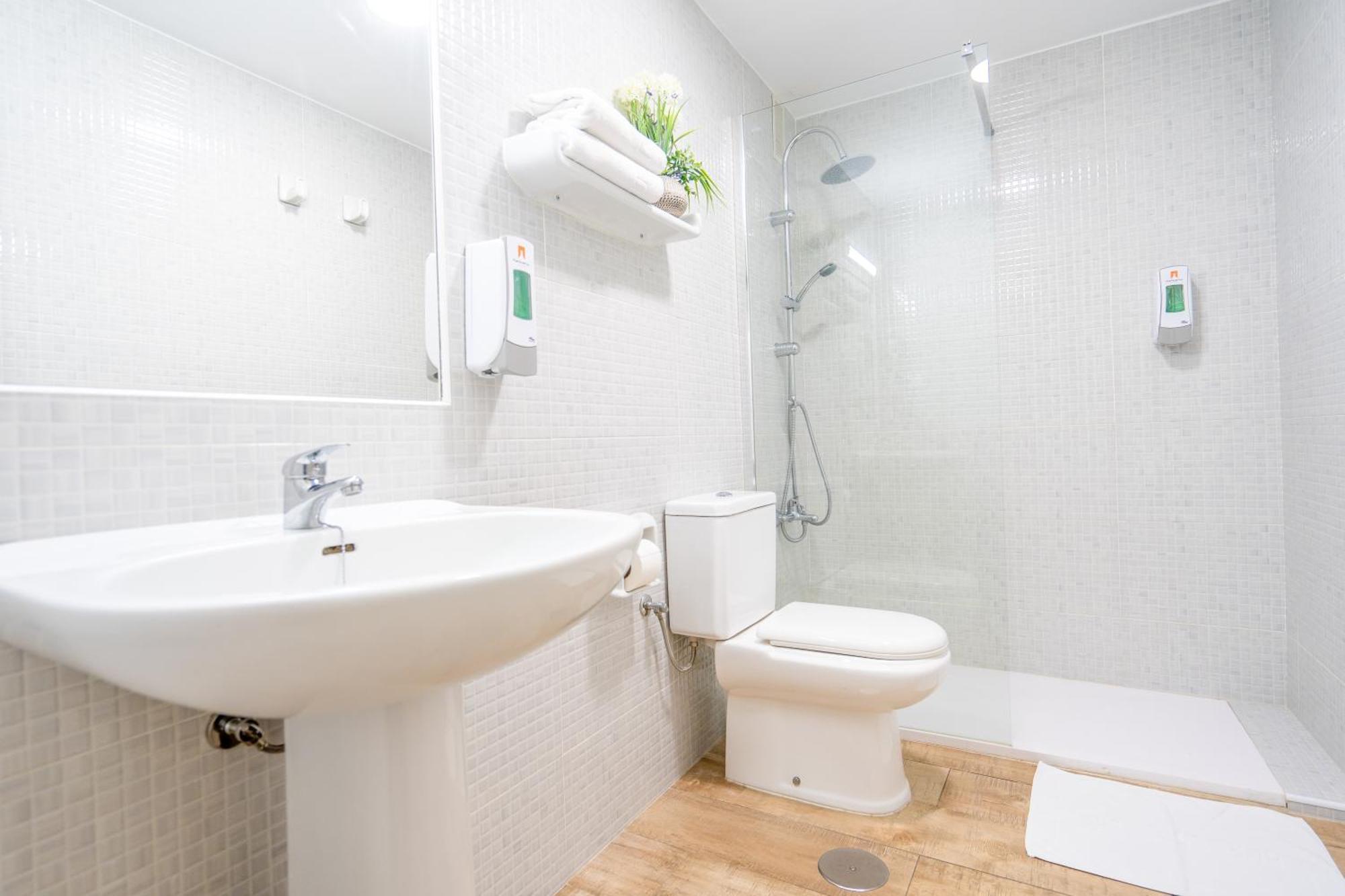 Apartamentos Puerta Del Sur Siviglia Esterno foto