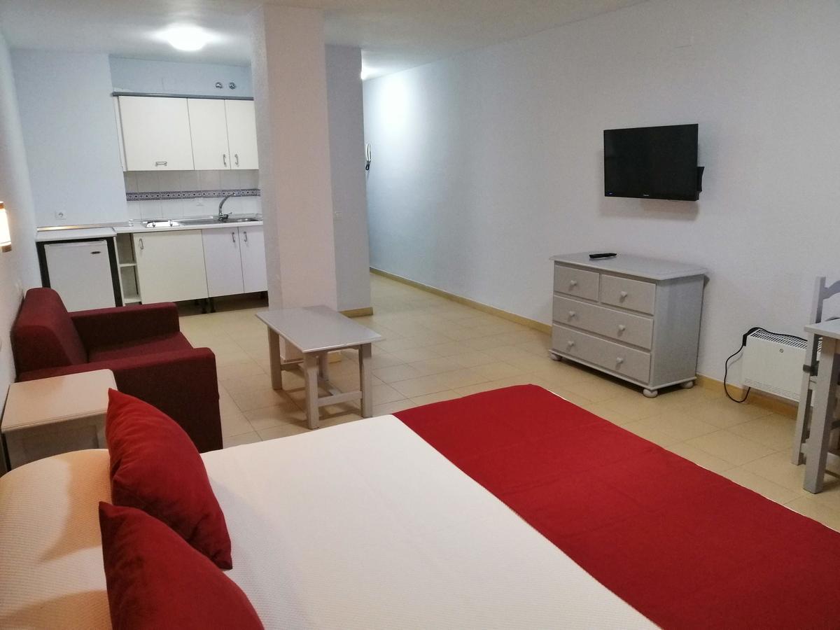 Apartamentos Puerta Del Sur Siviglia Esterno foto